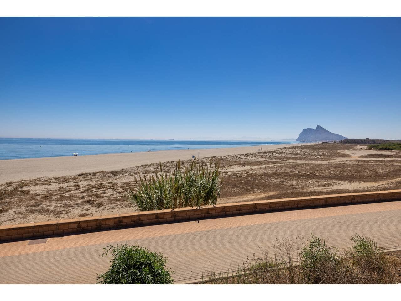 4 soverom Villa til salgs i La Linea de la Concepcion med svømmebasseng garasje - € 530 000 (Ref: 9246277)