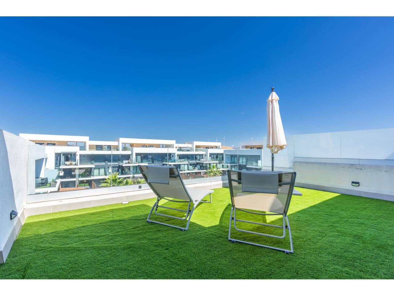 3 soveværelse Byhus til salg i Zahara de los Atunes med swimmingpool garage - € 750.000 (Ref: 9269131)