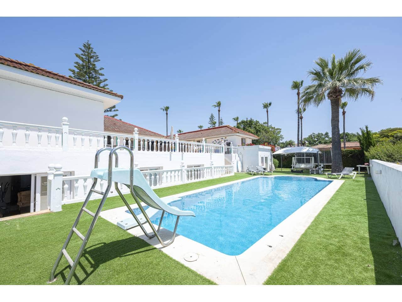 7 chambre Villa/Maison à vendre à Sotogrande avec piscine garage - 1 190 000 € (Ref: 9290907)