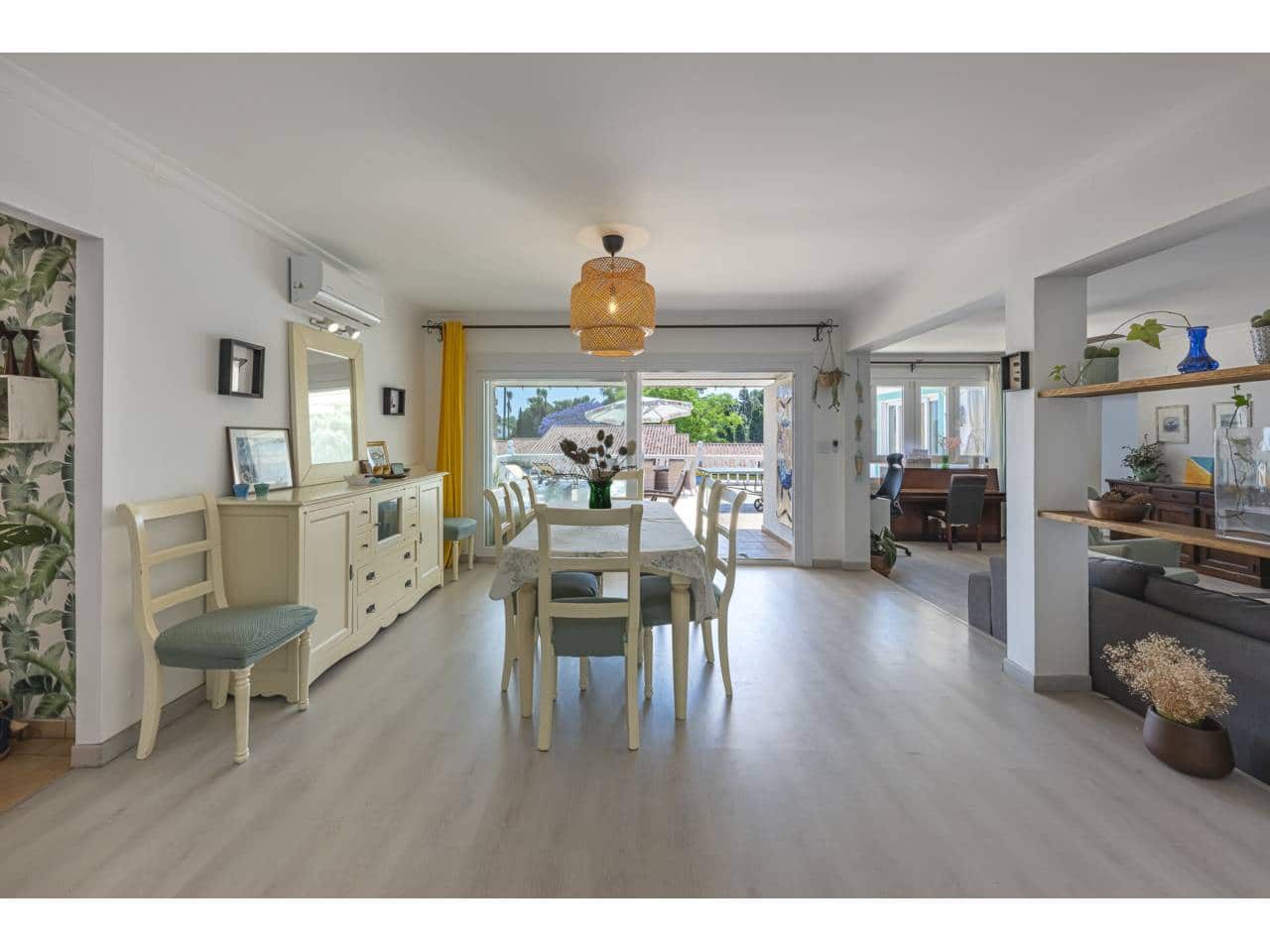 7 chambre Villa/Maison à vendre à Sotogrande avec piscine garage - 1 190 000 € (Ref: 9290907)