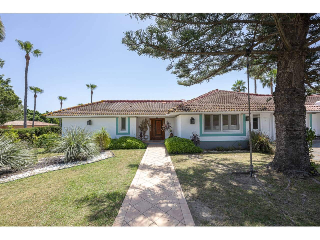 7 chambre Villa/Maison à vendre à Sotogrande avec piscine garage - 1 190 000 € (Ref: 9290907)