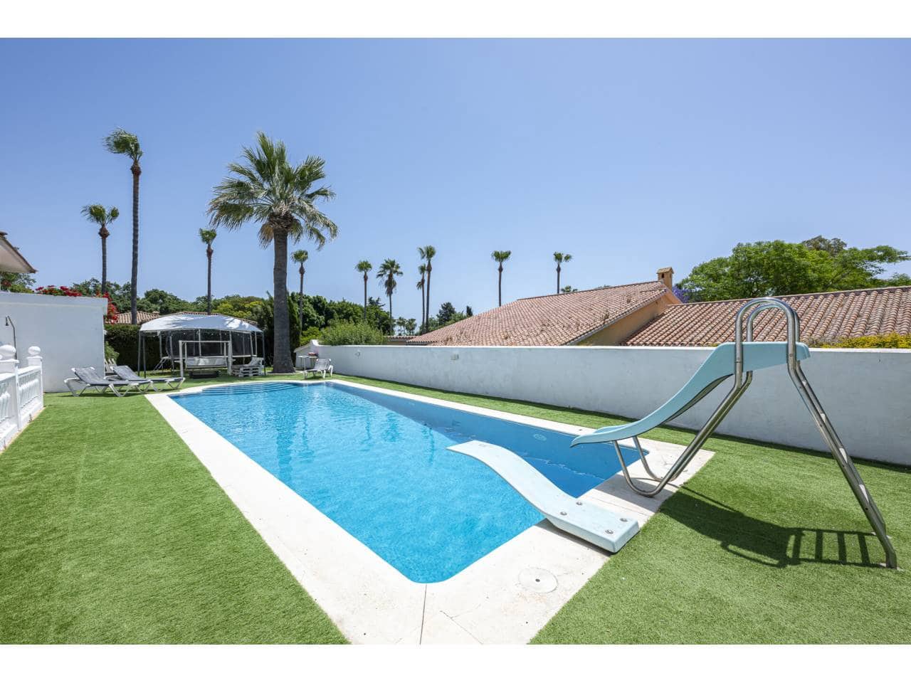 7 chambre Villa/Maison à vendre à Sotogrande avec piscine garage - 1 190 000 € (Ref: 9290907)