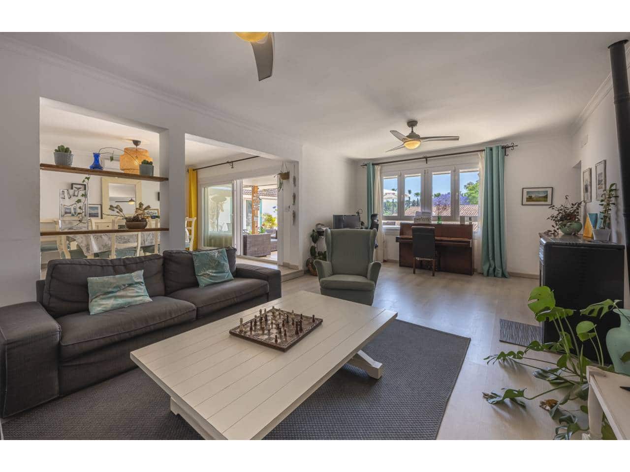 7 chambre Villa/Maison à vendre à Sotogrande avec piscine garage - 1 190 000 € (Ref: 9290907)