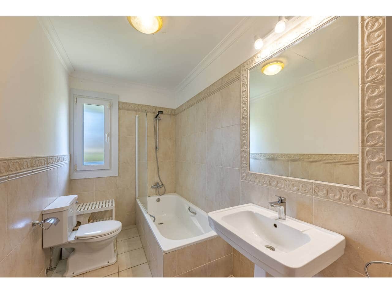 7 chambre Villa/Maison à vendre à Sotogrande avec piscine garage - 1 190 000 € (Ref: 9290907)