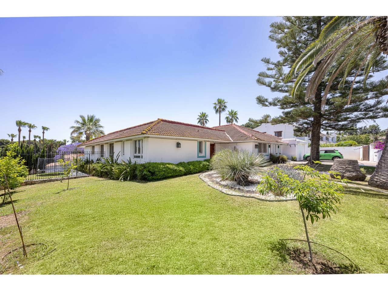 7 chambre Villa/Maison à vendre à Sotogrande avec piscine garage - 1 190 000 € (Ref: 9290907)