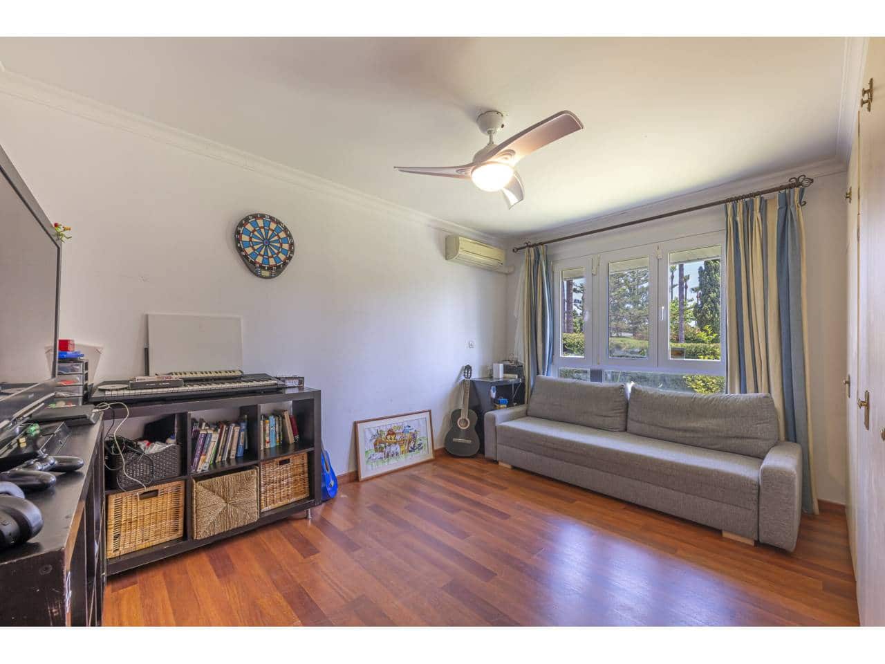 7 chambre Villa/Maison à vendre à Sotogrande avec piscine garage - 1 190 000 € (Ref: 9290907)