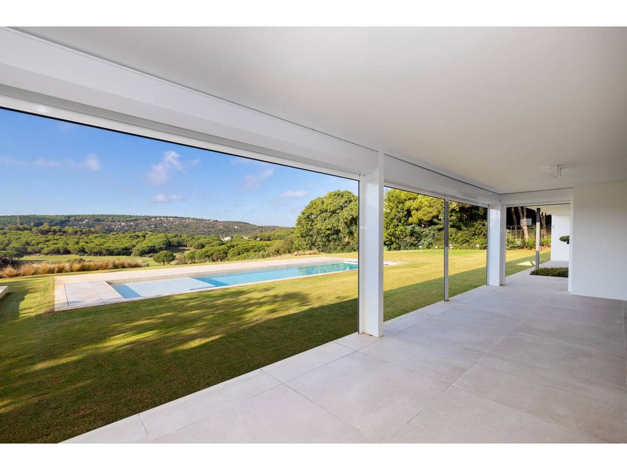 5 sypialnia Willa na sprzedaż w Sotogrande z basenem garażem - 5 750 000 € (Ref: 9300540)