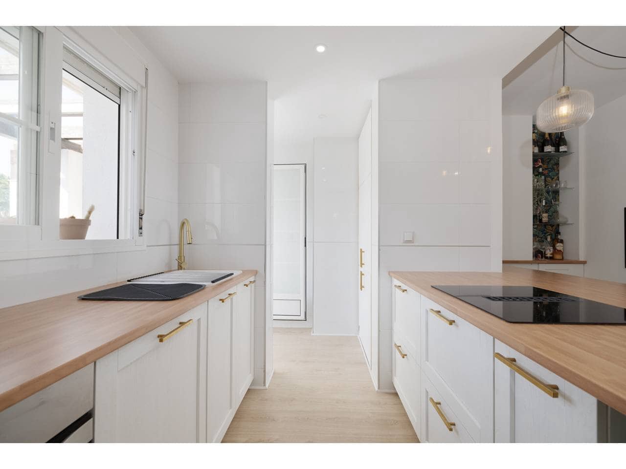 3 makuuhuone Kattohuoneisto myytävänä paikassa La Linea de la Concepcion mukana uima-altaan 
autotalli - 499 000 € (Ref: 9309227)