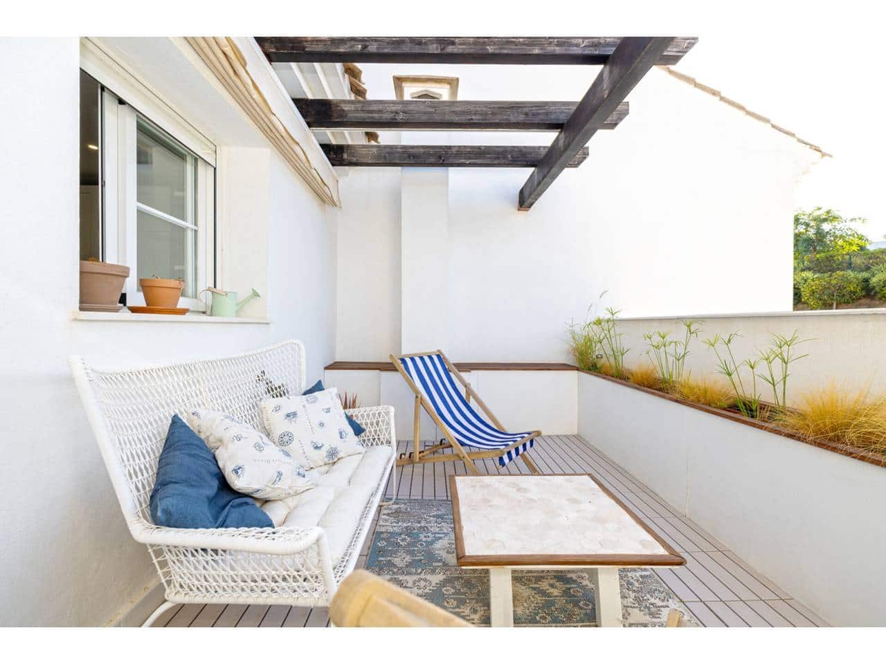 3 makuuhuone Kattohuoneisto myytävänä paikassa La Linea de la Concepcion mukana uima-altaan 
autotalli - 499 000 € (Ref: 9309227)