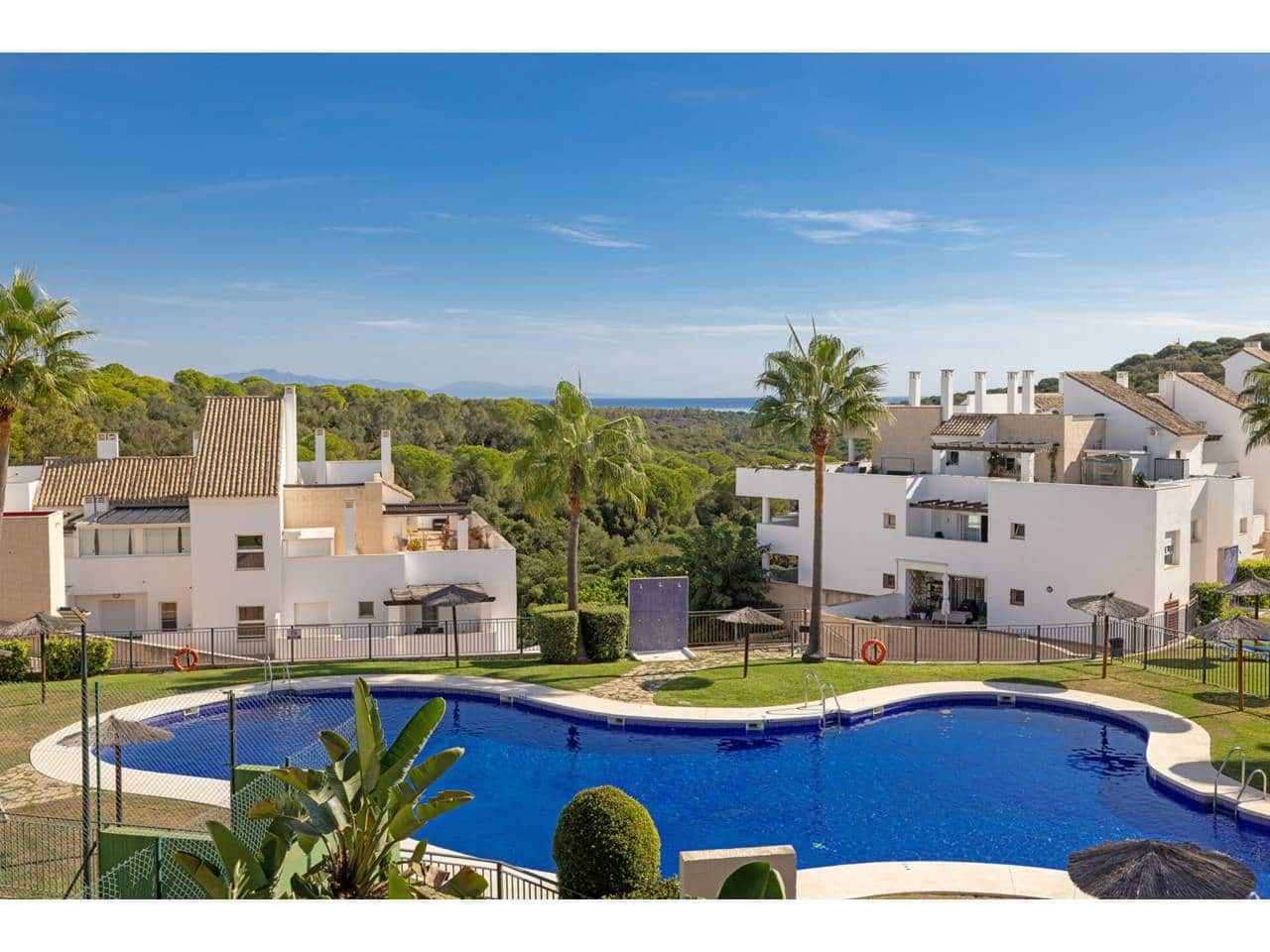 3 makuuhuone Kattohuoneisto myytävänä paikassa La Linea de la Concepcion mukana uima-altaan 
autotalli - 499 000 € (Ref: 9309227)