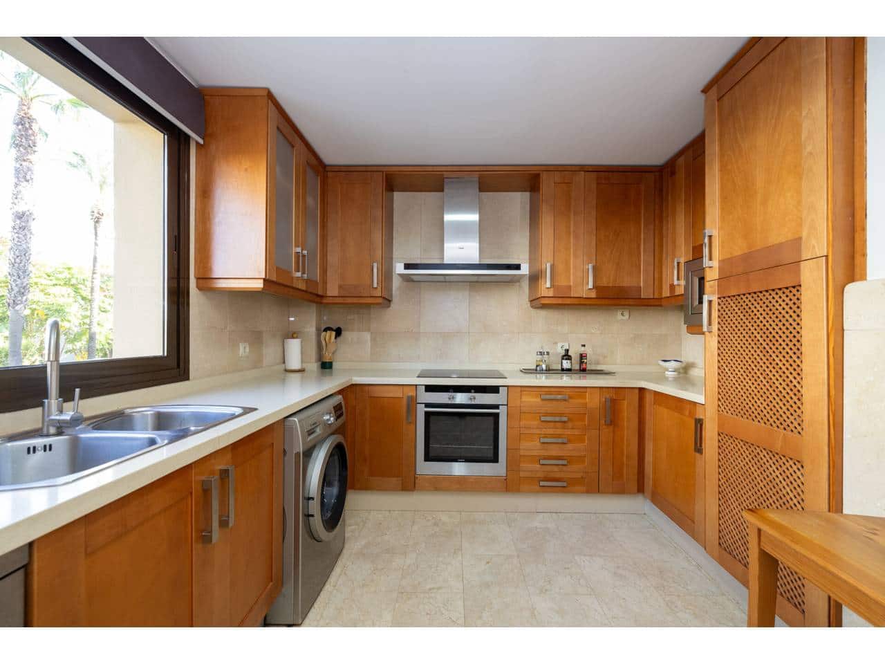 2 makuuhuone Huoneisto myytävänä paikassa Sotogrande mukana uima-altaan 
autotalli - 525 000 € (Ref: 9321529)