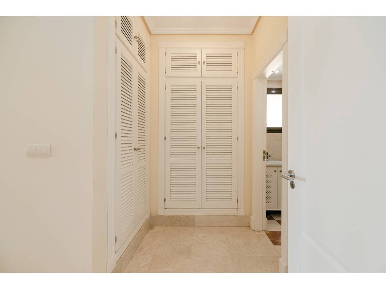 2 makuuhuone Huoneisto myytävänä paikassa Sotogrande mukana uima-altaan 
autotalli - 525 000 € (Ref: 9321529)