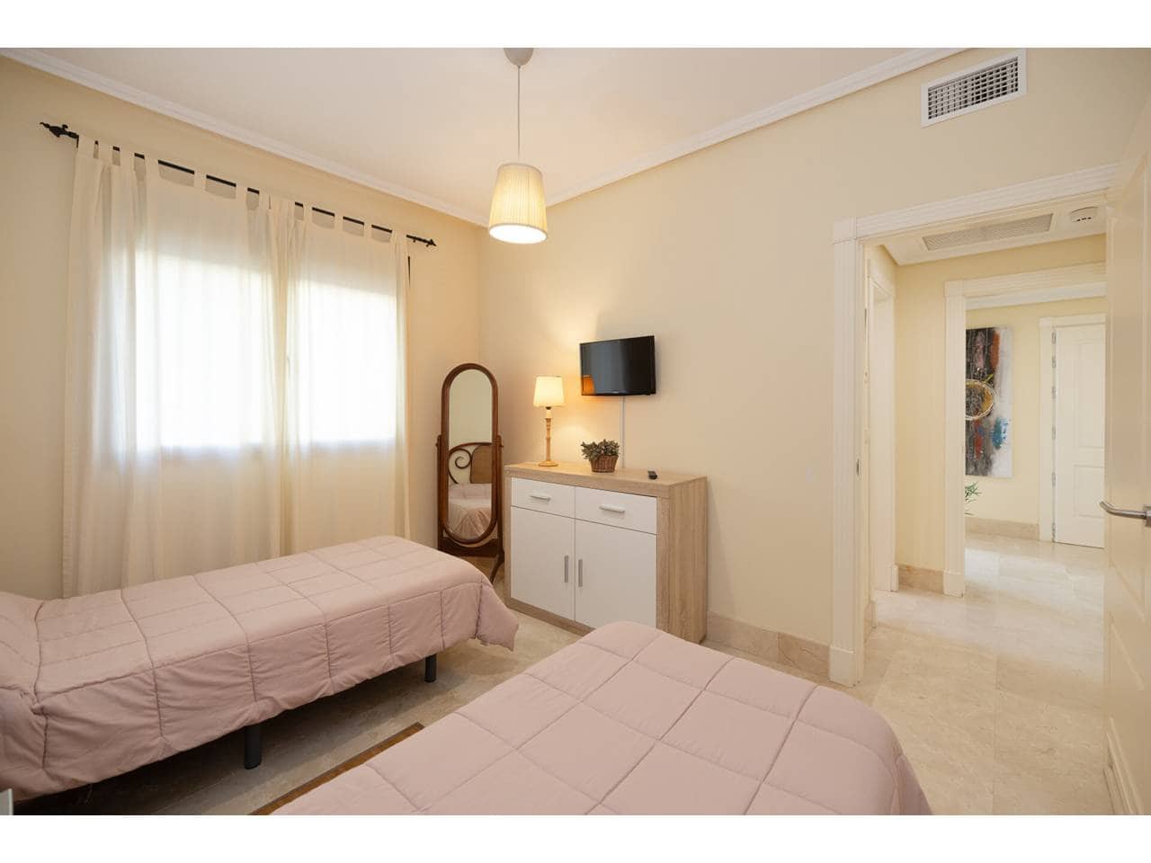 2 makuuhuone Huoneisto myytävänä paikassa Sotogrande mukana uima-altaan 
autotalli - 525 000 € (Ref: 9321529)