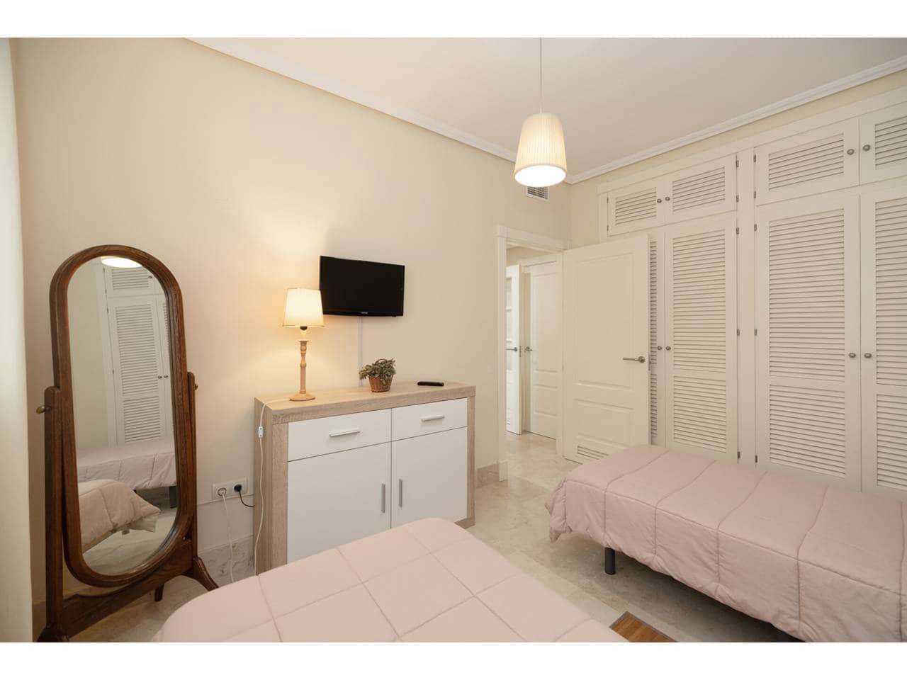 2 makuuhuone Huoneisto myytävänä paikassa Sotogrande mukana uima-altaan 
autotalli - 525 000 € (Ref: 9321529)