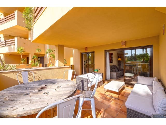 Apartamento de 2 habitaciones en Sotogrande, San Roque en venta con piscina garaje - 525.000 € (Ref: 9321529)