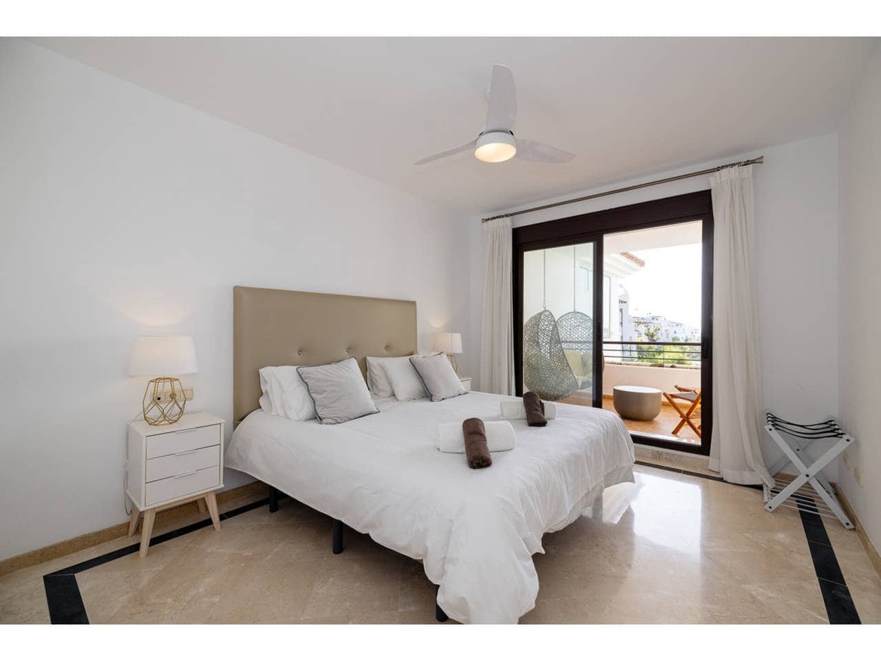 Apartamento de 2 habitaciones en Casares en venta con piscina garaje - 368.000 € (Ref: 9330182)