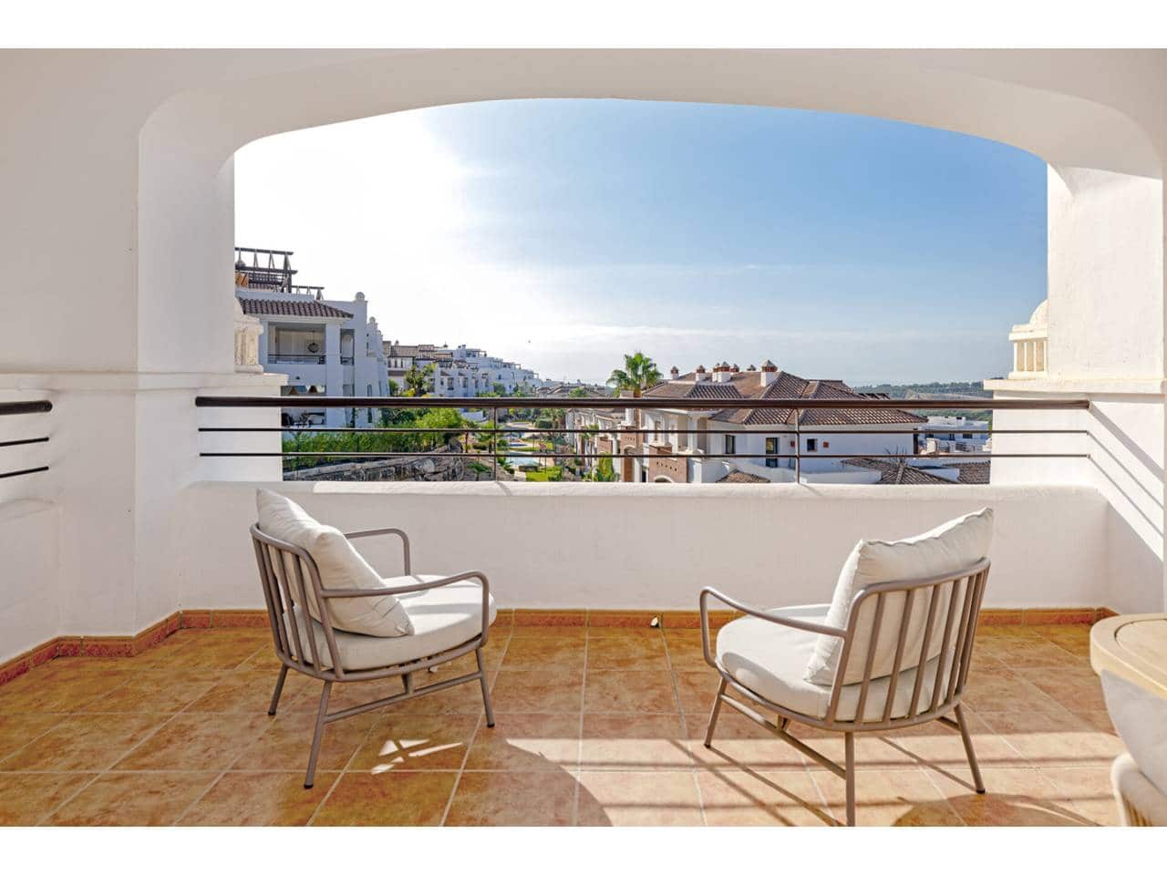 Apartamento de 2 habitaciones en Casares en venta con piscina garaje - 368.000 € (Ref: 9330182)