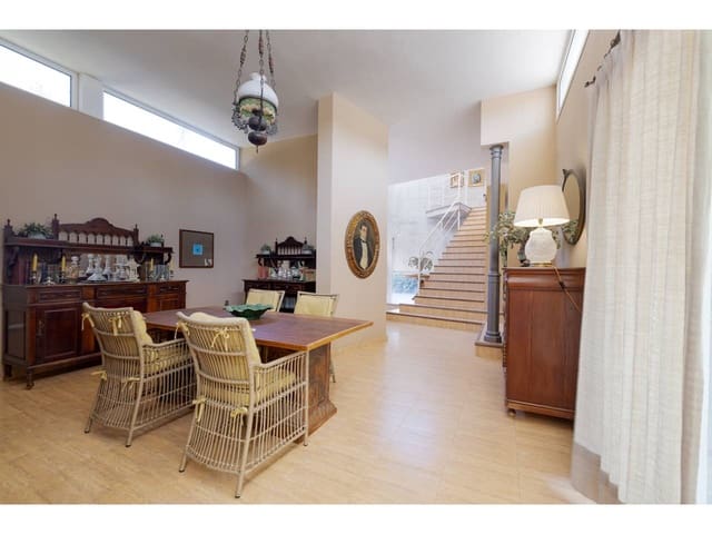 4 soveværelse Villa til salg i Los Barrios med swimmingpool garage - € 975.000 (Ref: 9330183)