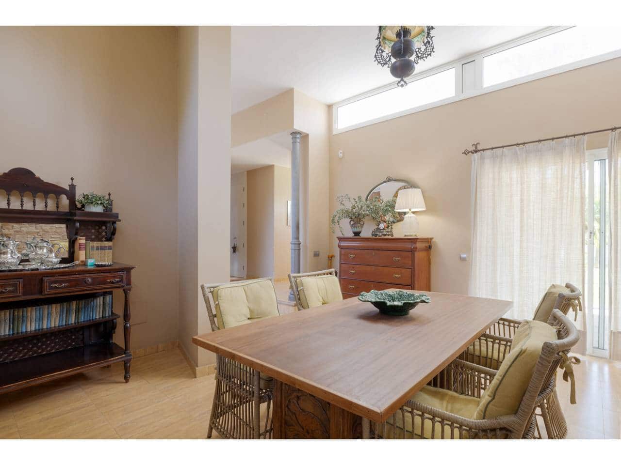 4 soveværelse Villa til salg i Los Barrios med swimmingpool garage - € 975.000 (Ref: 9330183)