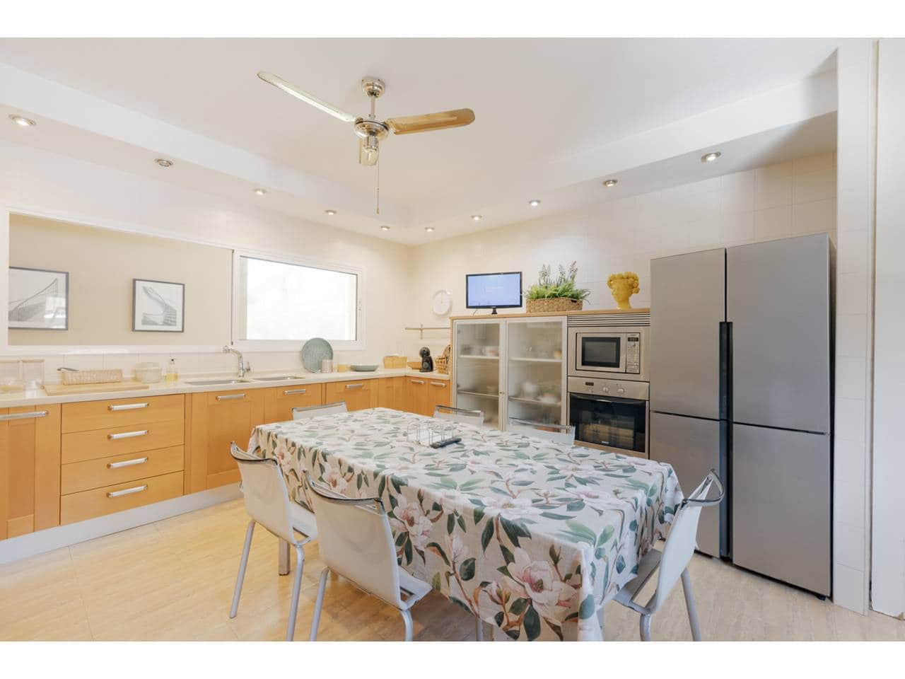 4 soveværelse Villa til salg i Los Barrios med swimmingpool garage - € 975.000 (Ref: 9330183)