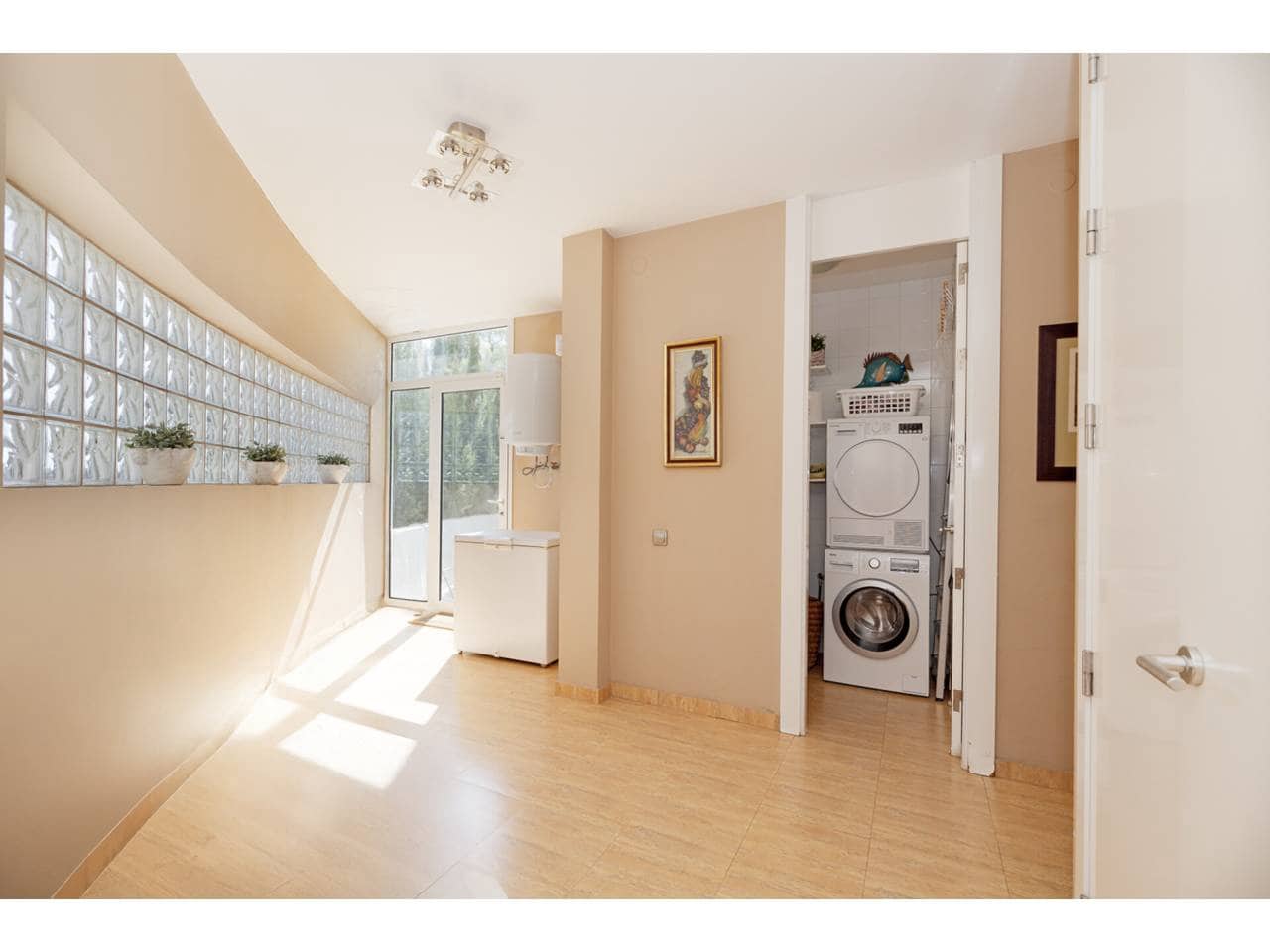 4 soveværelse Villa til salg i Los Barrios med swimmingpool garage - € 975.000 (Ref: 9330183)