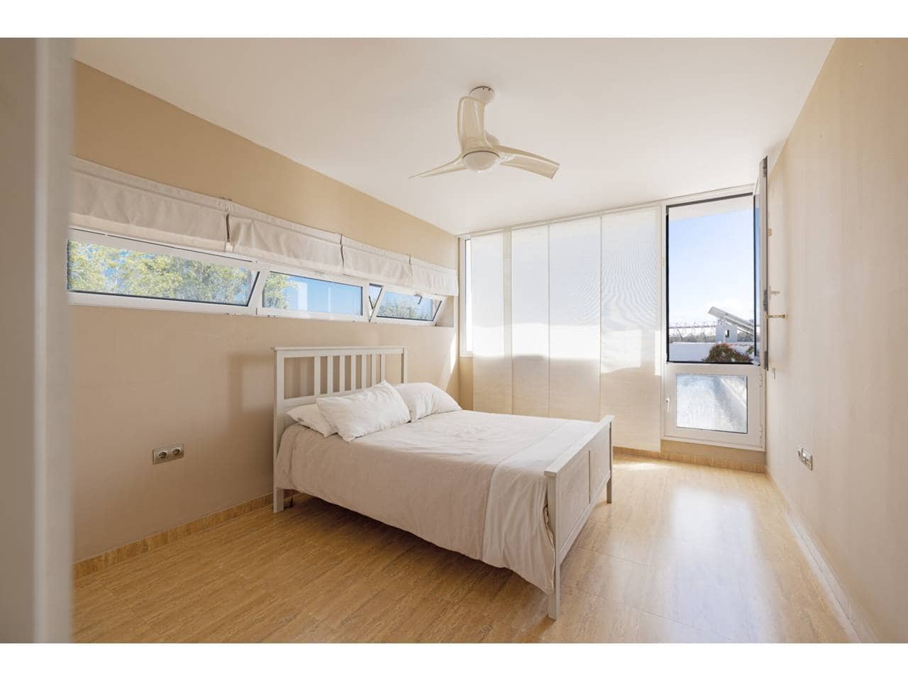 4 soveværelse Villa til salg i Los Barrios med swimmingpool garage - € 975.000 (Ref: 9330183)