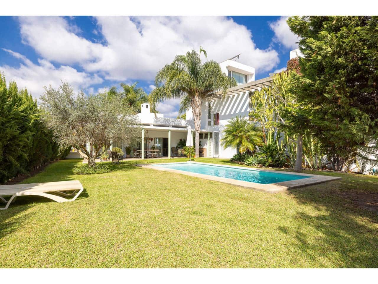 4 soveværelse Villa til salg i Los Barrios med swimmingpool garage - € 975.000 (Ref: 9330183)