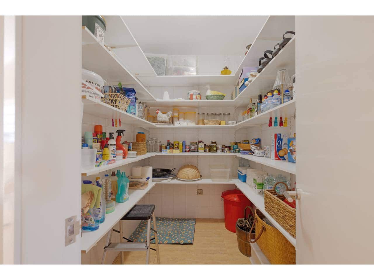 4 soveværelse Villa til salg i Los Barrios med swimmingpool garage - € 975.000 (Ref: 9330183)