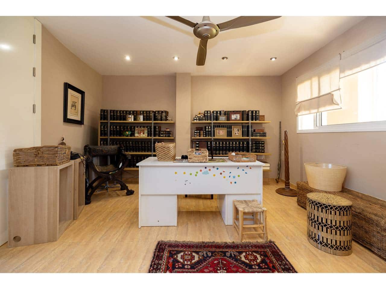 4 soveværelse Villa til salg i Los Barrios med swimmingpool garage - € 975.000 (Ref: 9330183)