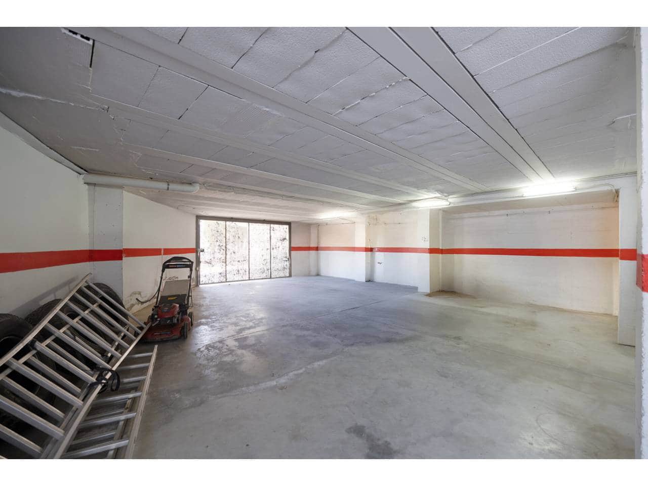 4 soveværelse Villa til salg i Los Barrios med swimmingpool garage - € 975.000 (Ref: 9330183)