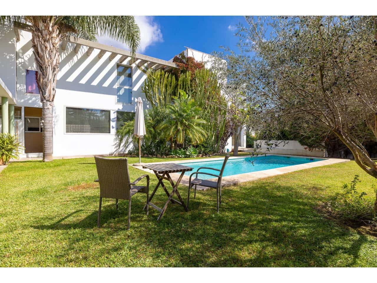 4 soveværelse Villa til salg i Los Barrios med swimmingpool garage - € 975.000 (Ref: 9330183)