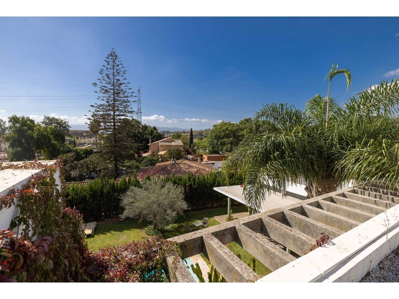 4 soveværelse Villa til salg i Los Barrios med swimmingpool garage - € 975.000 (Ref: 9330183)