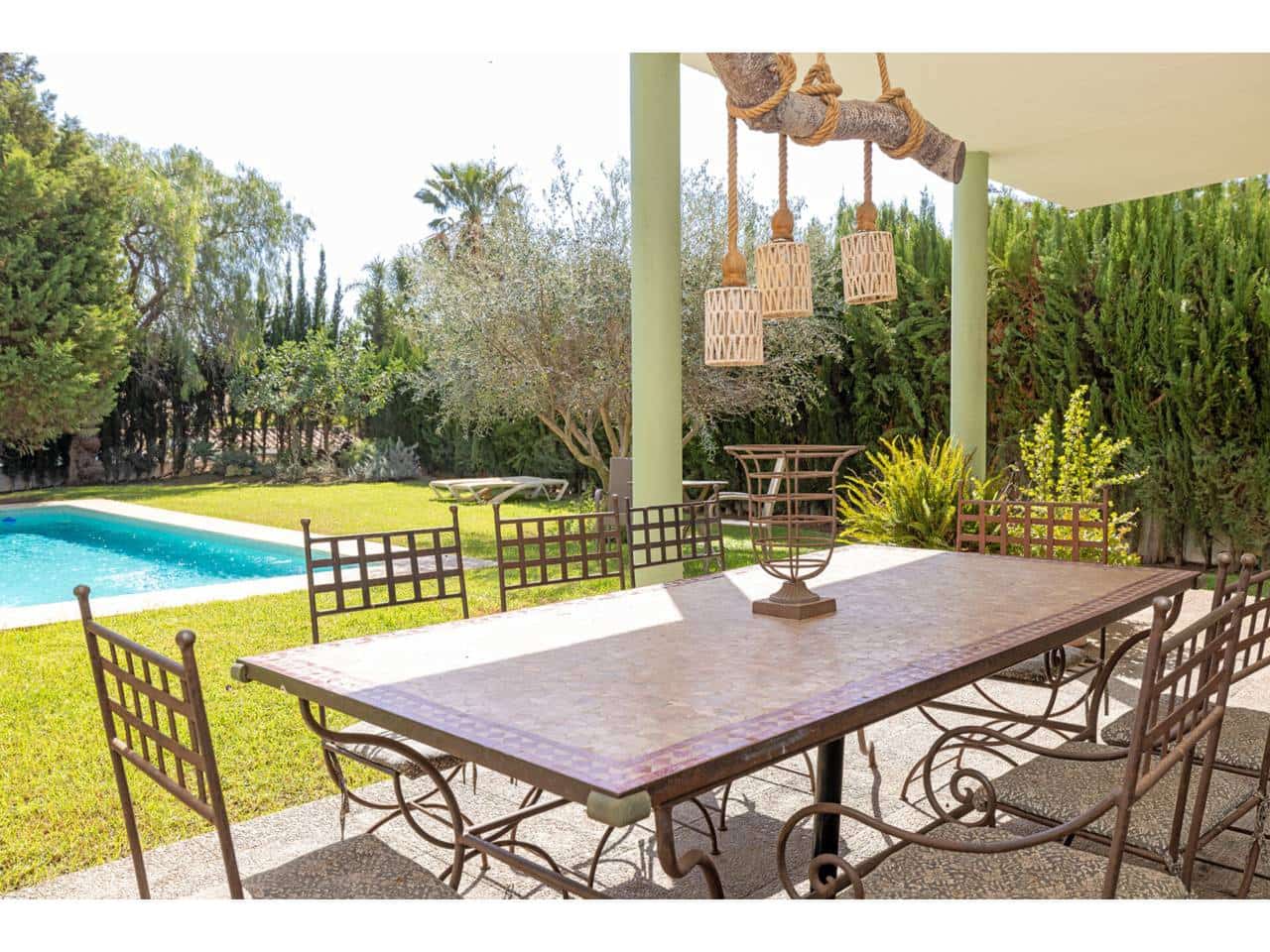 4 soveværelse Villa til salg i Los Barrios med swimmingpool garage - € 975.000 (Ref: 9330183)