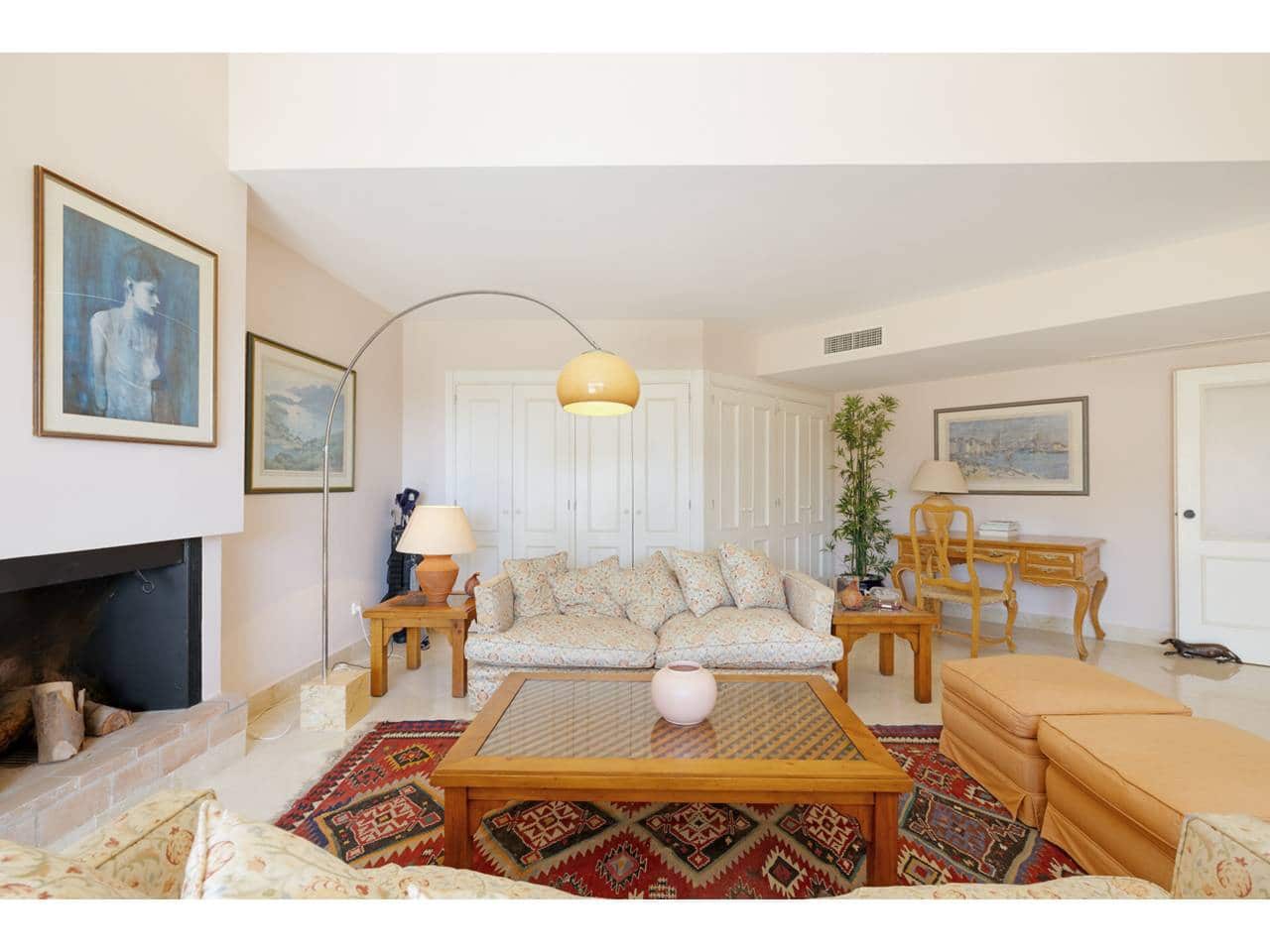 Ático de 2 habitaciones en Sotogrande en venta con garaje - 525.000 € (Ref: 9337329)