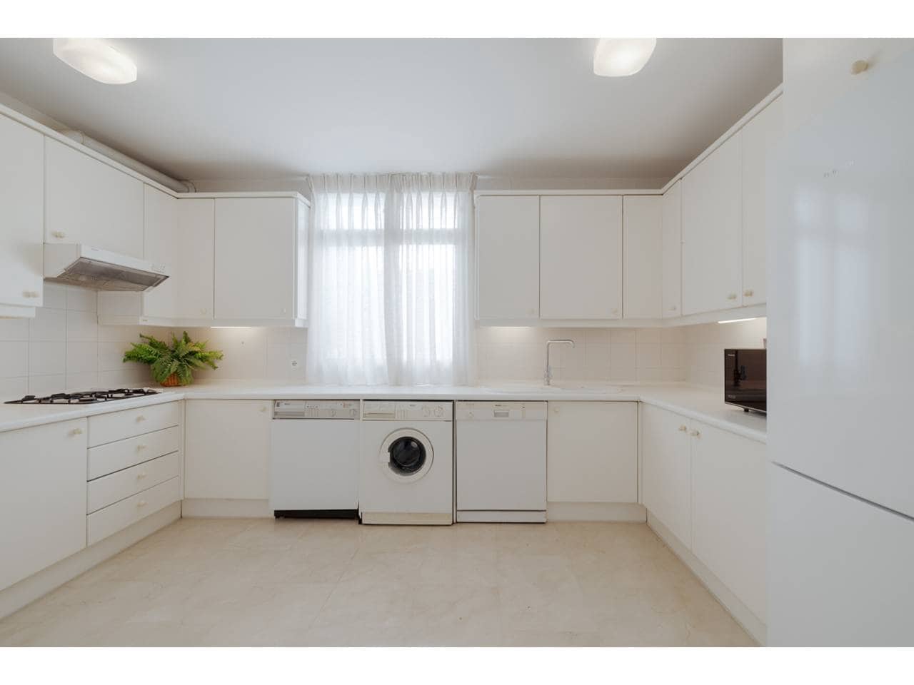 Ático de 2 habitaciones en Sotogrande en venta con garaje - 525.000 € (Ref: 9337329)