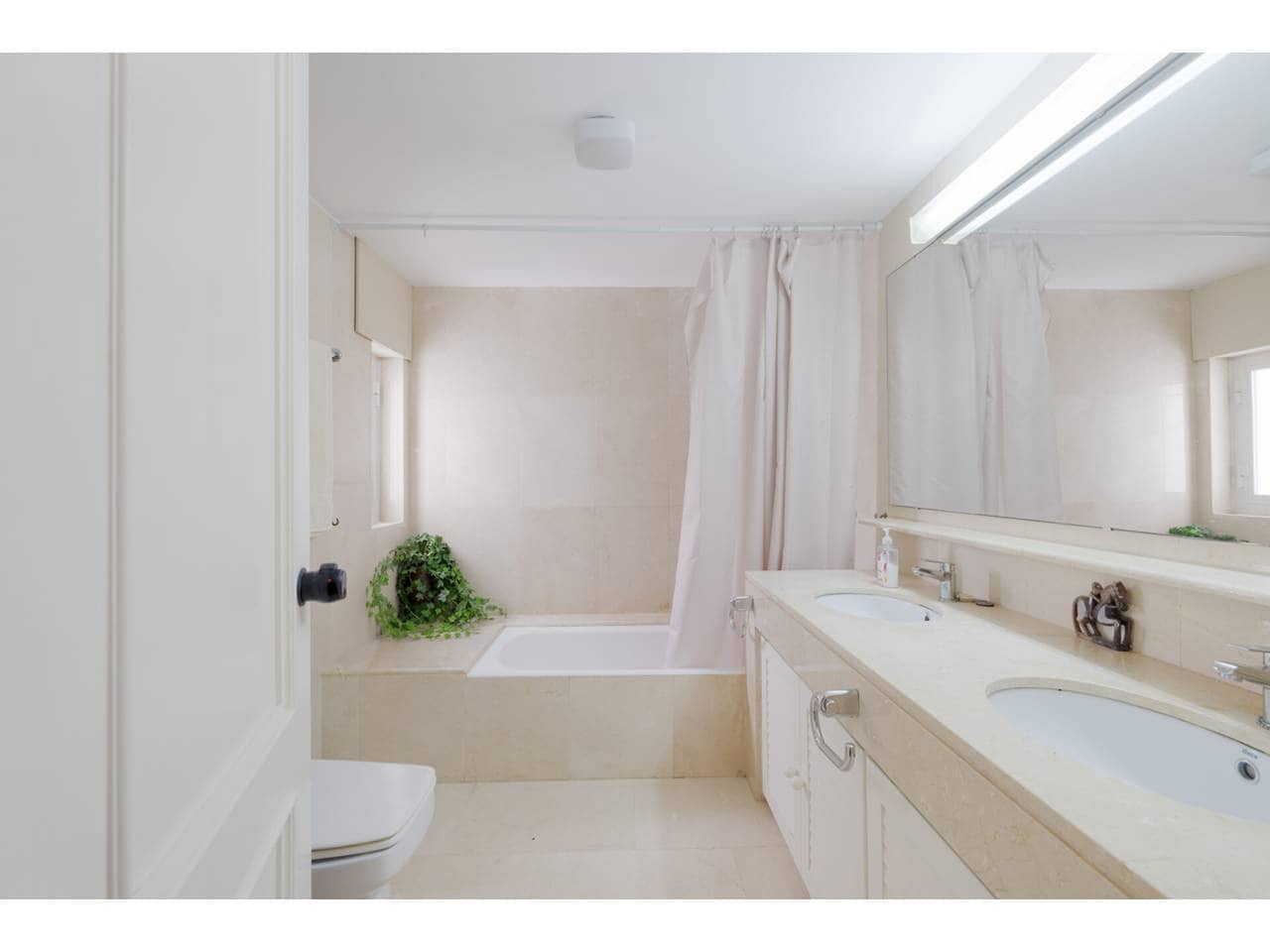 Ático de 2 habitaciones en Sotogrande en venta con garaje - 525.000 € (Ref: 9337329)