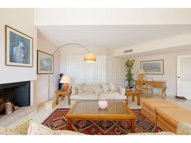 2 bedroom Penthouse for sale in Sotogrande, San Roque with garage - € 525,000 (Ref: 9337329)