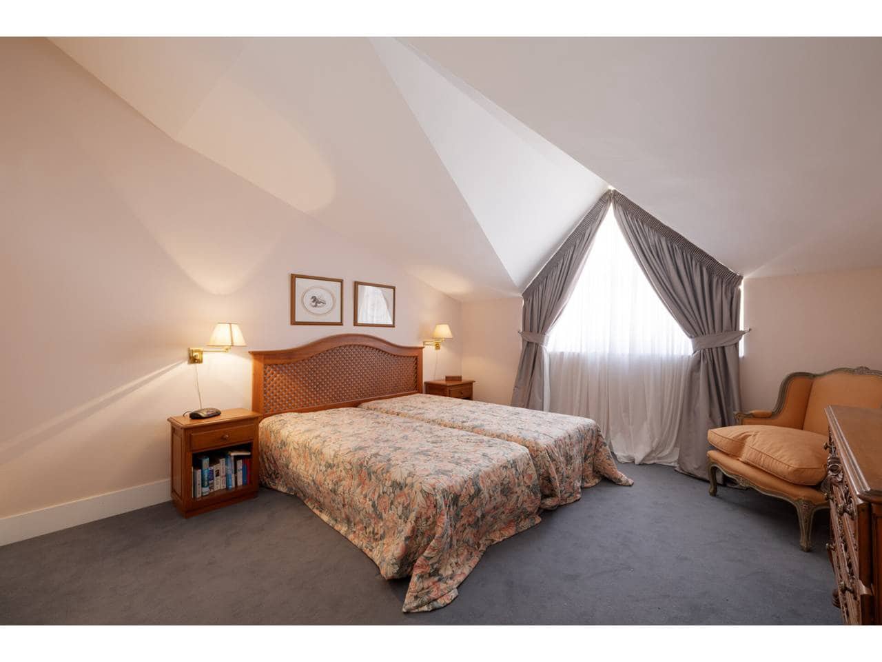 Ático de 2 habitaciones en Sotogrande en venta con garaje - 525.000 € (Ref: 9337329)