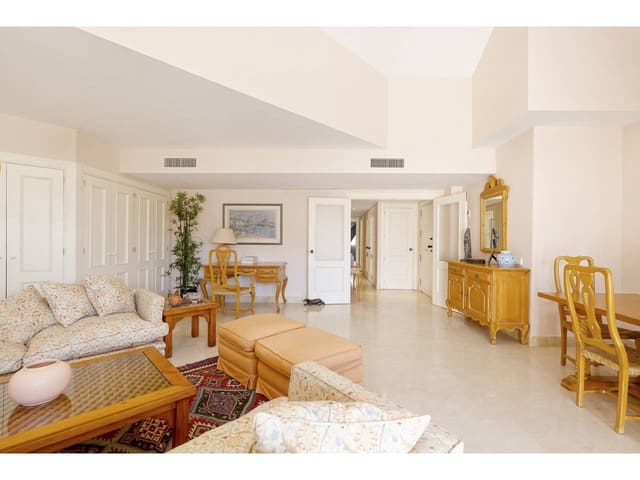 2 bedroom Penthouse for sale in Sotogrande, San Roque with garage - € 525,000 (Ref: 9337329)