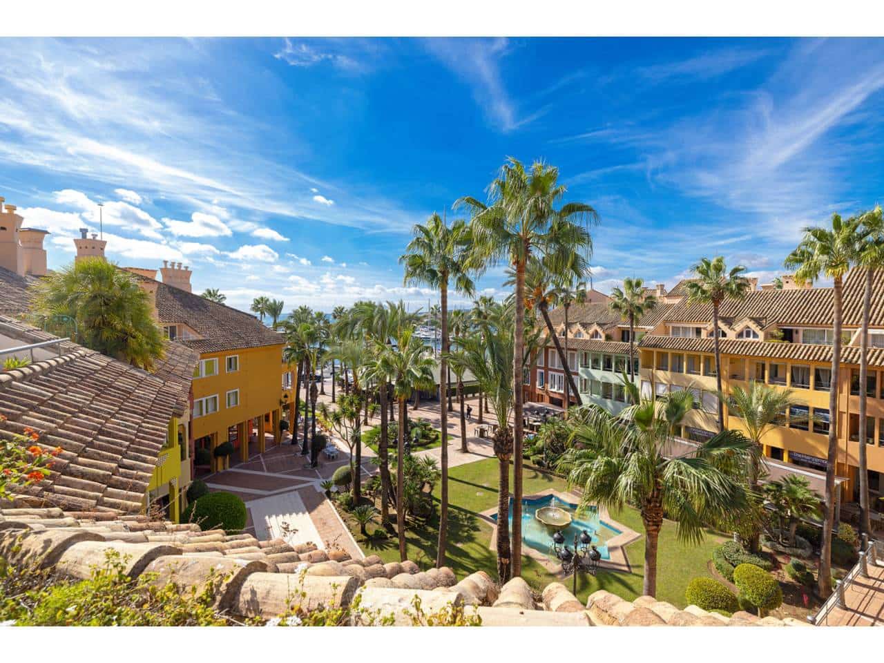 Ático de 2 habitaciones en Sotogrande en venta con garaje - 525.000 € (Ref: 9337329)