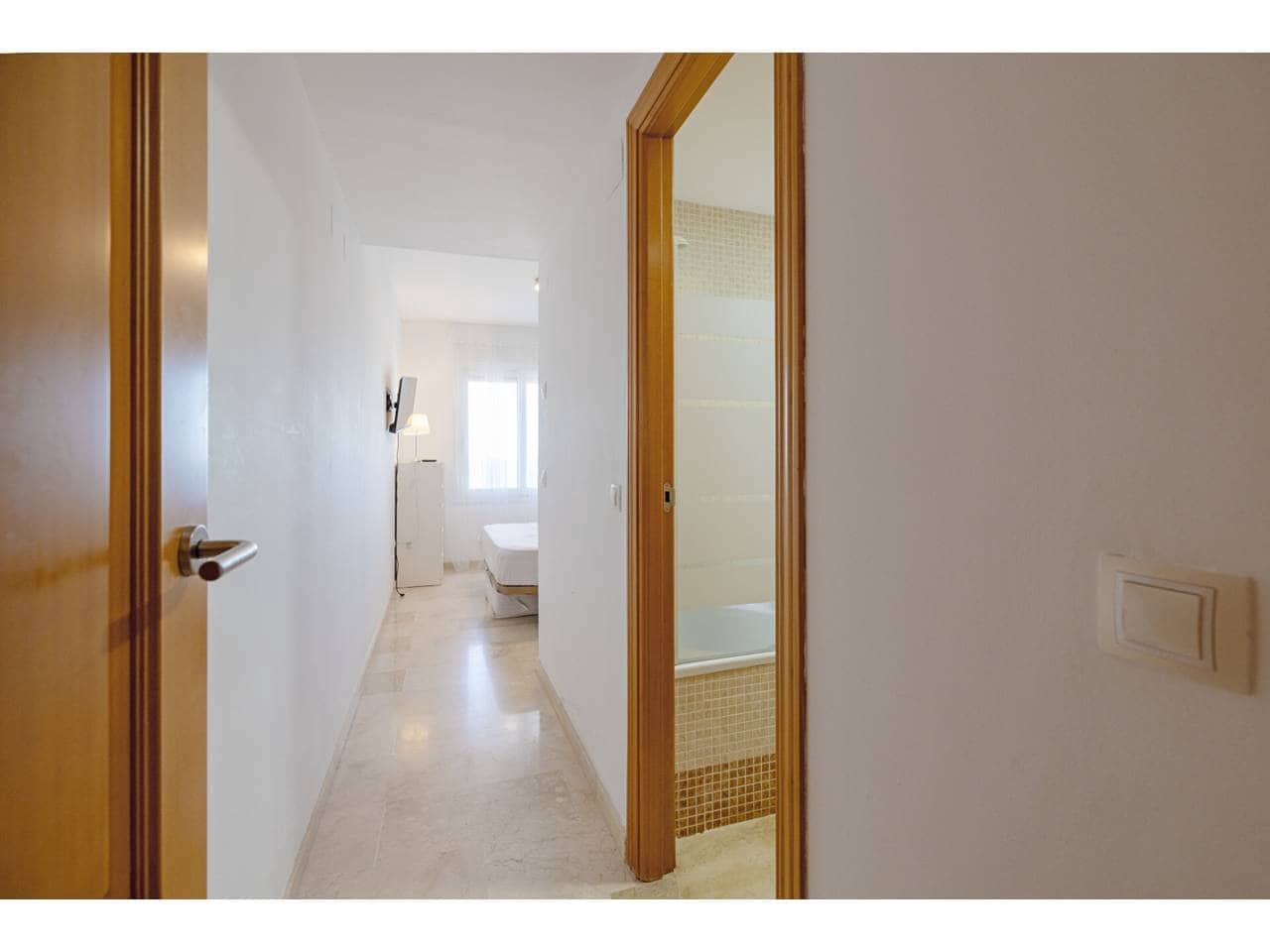 3 bedroom Apartment for sale in Manilva with pool garage - € 435,000 (Ref: 9346893)