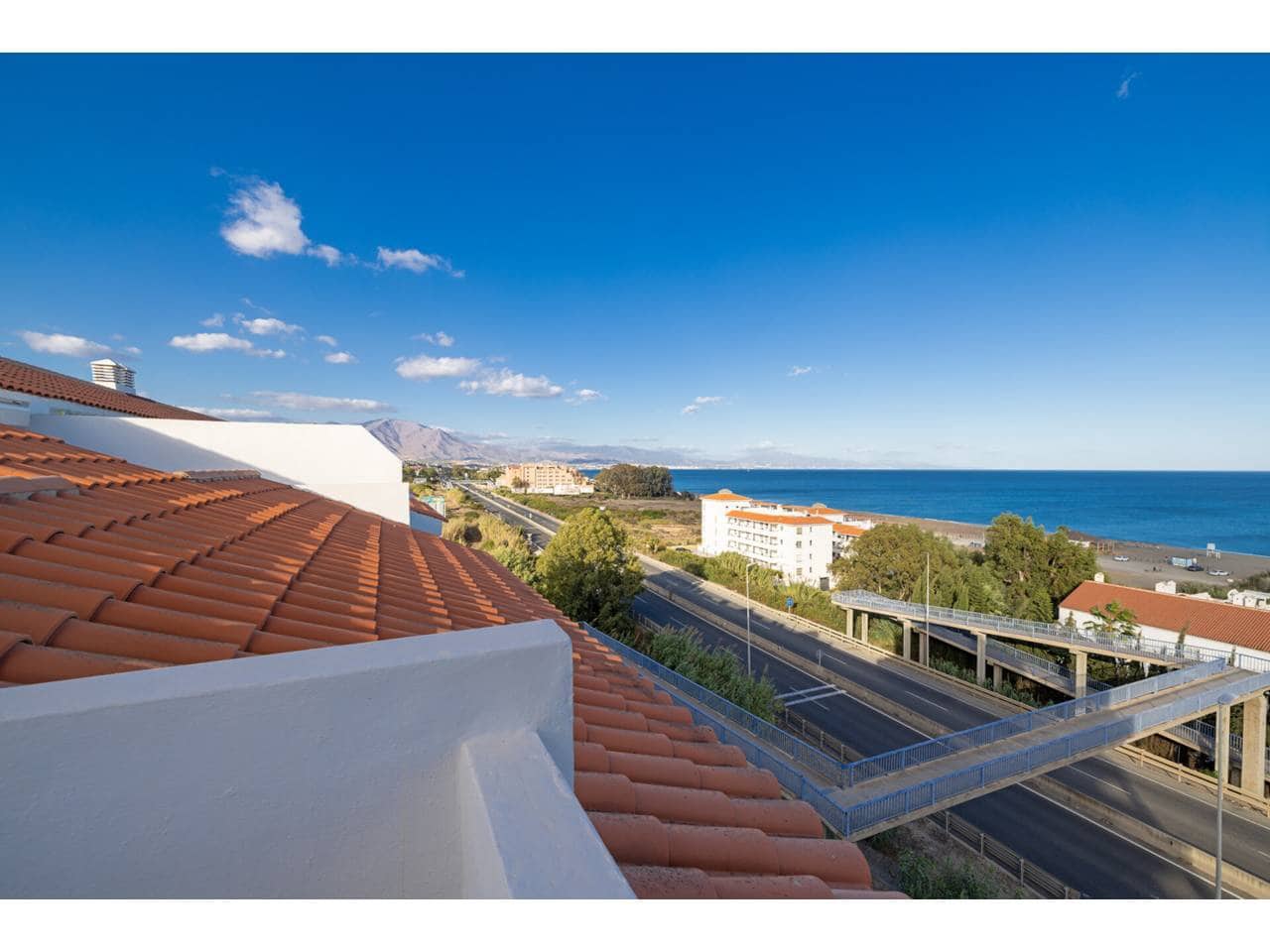 3 bedroom Apartment for sale in Manilva with pool garage - € 435,000 (Ref: 9346893)