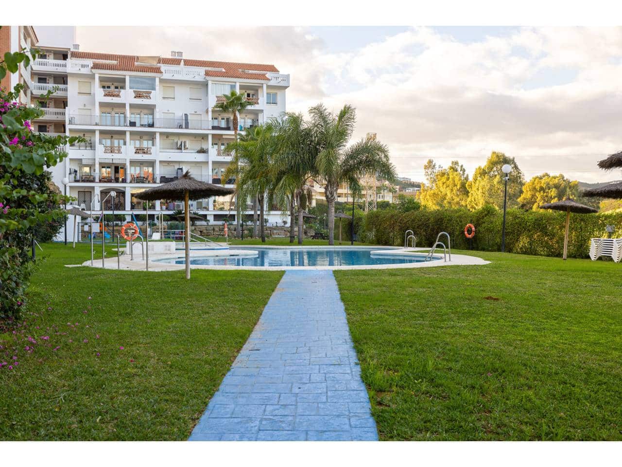 3 bedroom Apartment for sale in Manilva with pool garage - € 435,000 (Ref: 9346893)