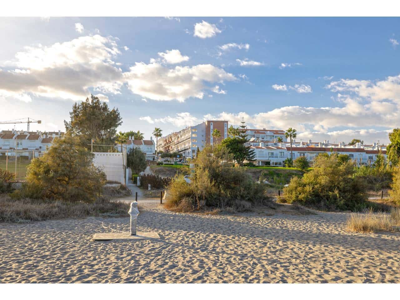 3 bedroom Apartment for sale in Manilva with pool garage - € 435,000 (Ref: 9346893)