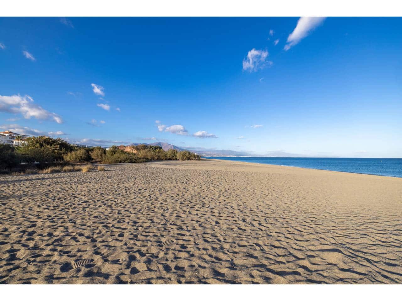 3 bedroom Apartment for sale in Manilva with pool garage - € 435,000 (Ref: 9346893)