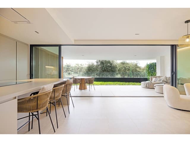 2 chambre Appartement à vendre à Sotogrande, San Roque avec piscine garage - 900 000 € (Ref: 9346894)