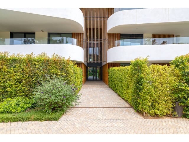 2 chambre Appartement à vendre à Sotogrande, San Roque avec piscine garage - 900 000 € (Ref: 9346894)