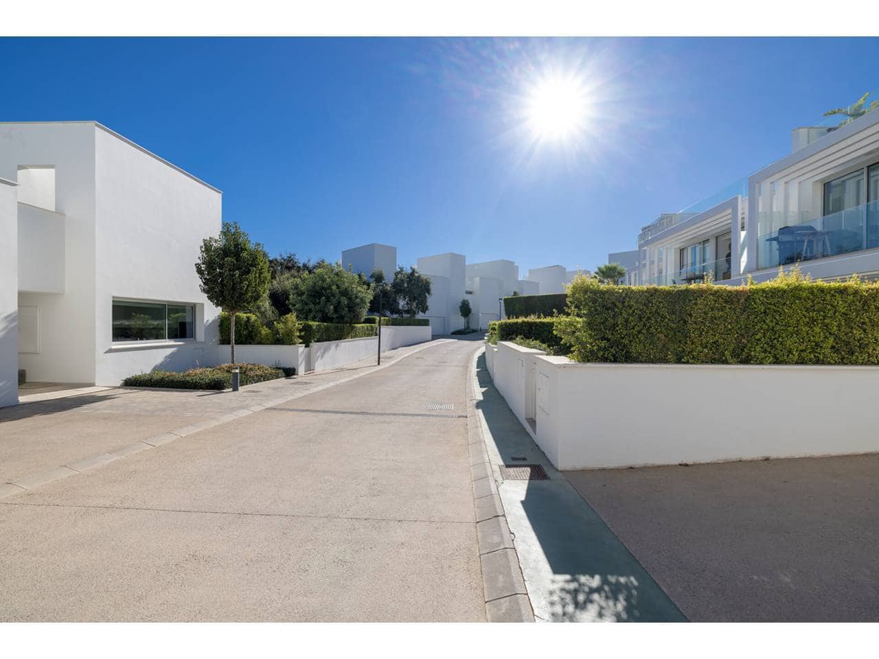 3 sypialnia Dom na sprzedaż w Sotogrande z basenem garażem - 735 000 € (Ref: 9355675)