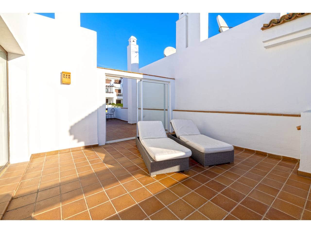 2 soveværelse Penthouse til salg i La Linea de la Concepcion med swimmingpool garage - € 550.000 (Ref: 9374996)