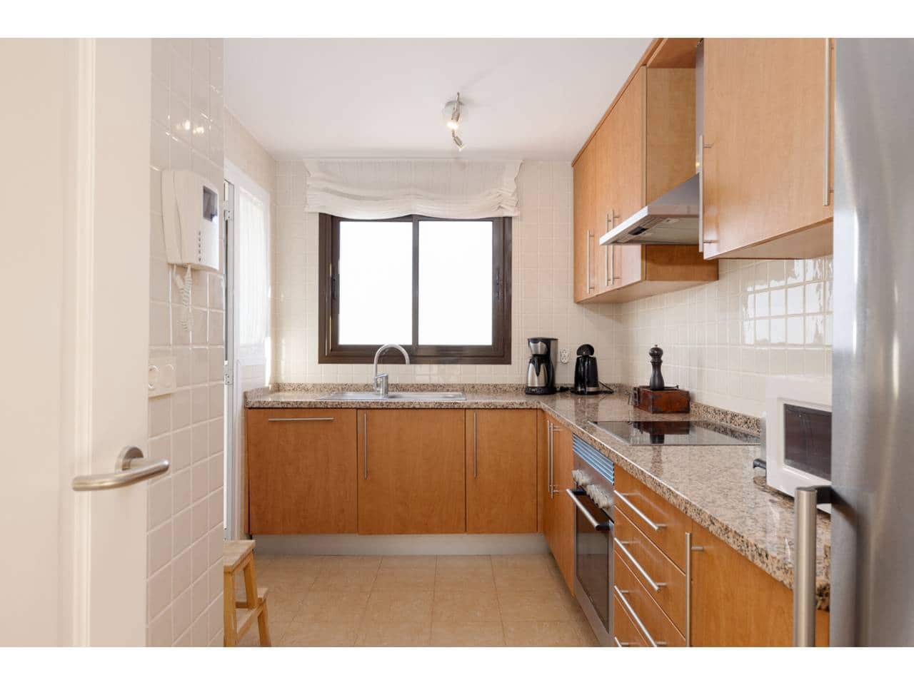 2 soveværelse Penthouse til salg i La Linea de la Concepcion med swimmingpool garage - € 550.000 (Ref: 9374996)